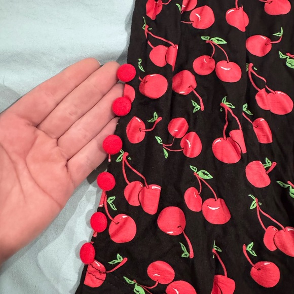 Sourpuss cherry capri leggings - Picture 2 of 3